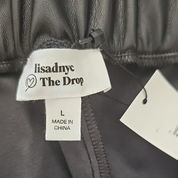 Sleek Black Women's Joggers - Picture 4 of 5